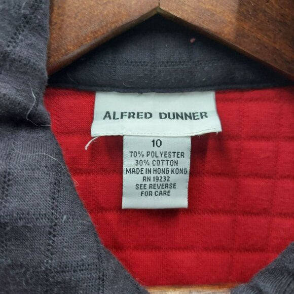 Alfred Dunner Red Quilted Snowflake Jacket Womens Size 10 Cotton Blend Full Zip - Picture 3 of 3